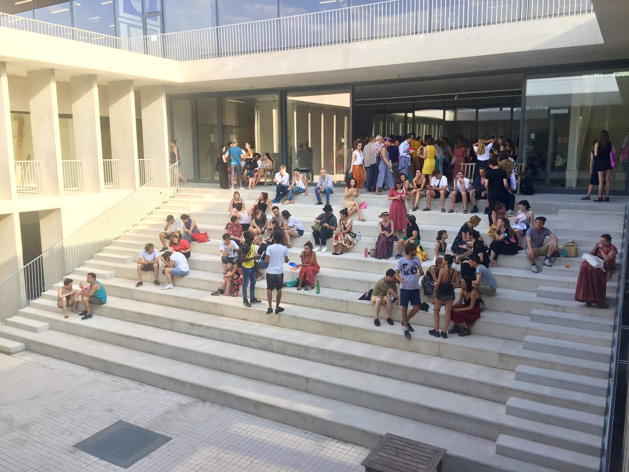 Ecole nationale supérieure de la photographie - découvrez le patio